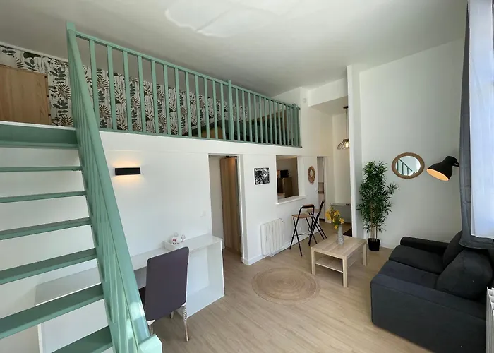 Entre Paris Et Versailles Апартаменты *